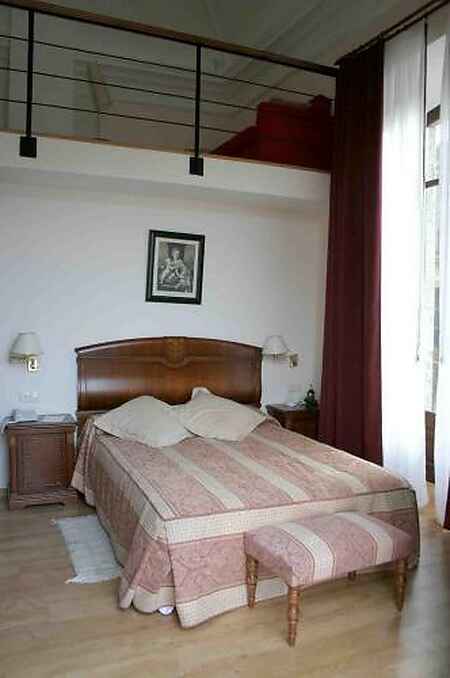 Magnificent hotel for sale, located in the beautiful town of Besalú. - 16