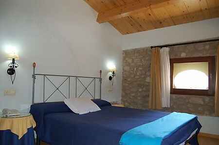 Magnificent hotel for sale, located in the beautiful town of Besalú. - 13
