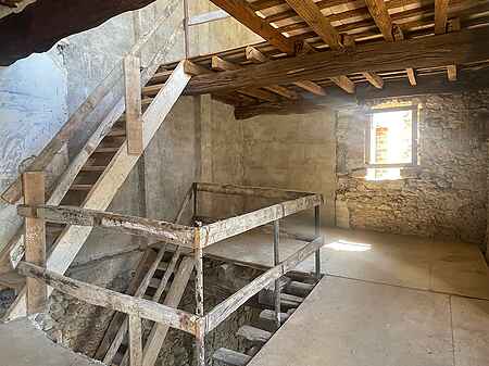 Casa de pueblo para restaurar, situada en Crespià. - 3