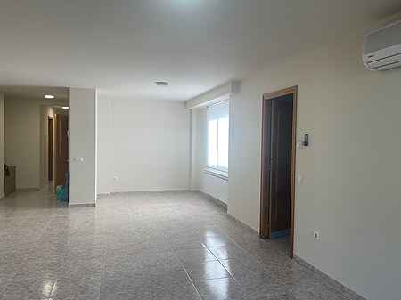 Apartment for sale located in the town of Besalú. - 1