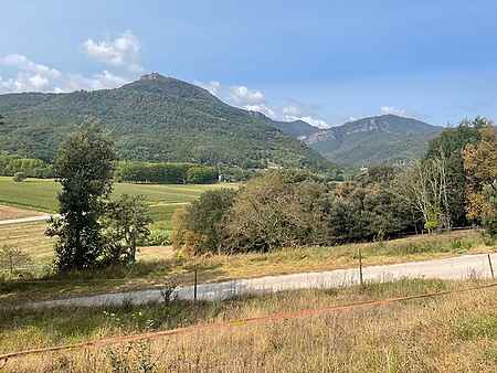 Màgnific terreny urbanitzable, situat a la Vall d'en Bas. - 7