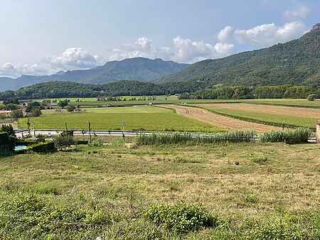 Magnifico terreno edificable, situado en la Vall d'en Bas. - 1