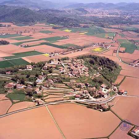 Magnificent building plot, located in la Vall d'en Bas. - 0