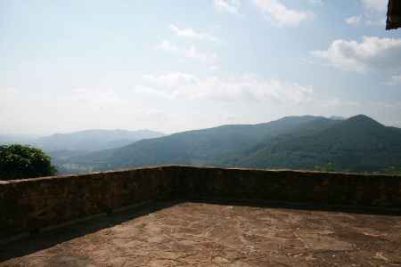 Masía habitable con vistas panorámicas. - 1