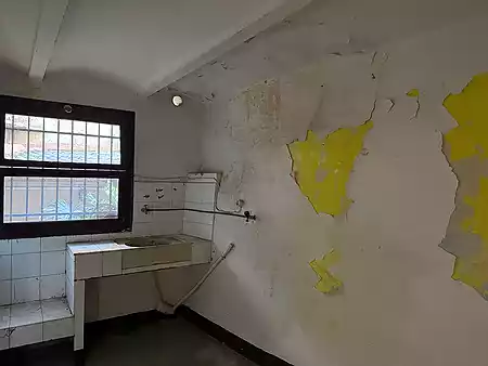 Pis duplex en venda per restaurar, situat al poble de Besalú. - 5