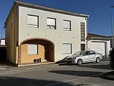 Multifamily home with garden and great potential, located in the charming town of Besalú.