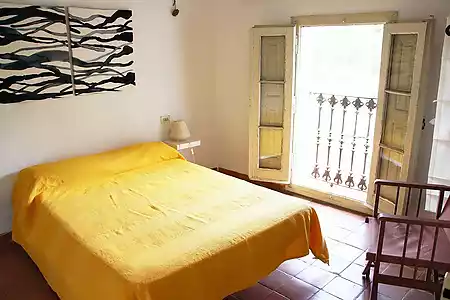 Multi-family village house for sale, located in the historic center of Besalú. - 3