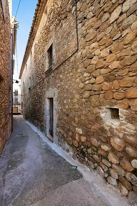 Casa de pueblo para restaurar, situada en Crespià - 2