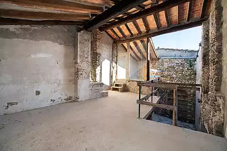 Casa de pueblo para restaurar, situada en Crespià - 12