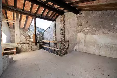 Casa de pueblo para restaurar, situada en Crespià - 14