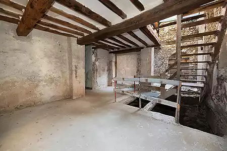 Casa de pueblo para restaurar, situada en Crespià - 8