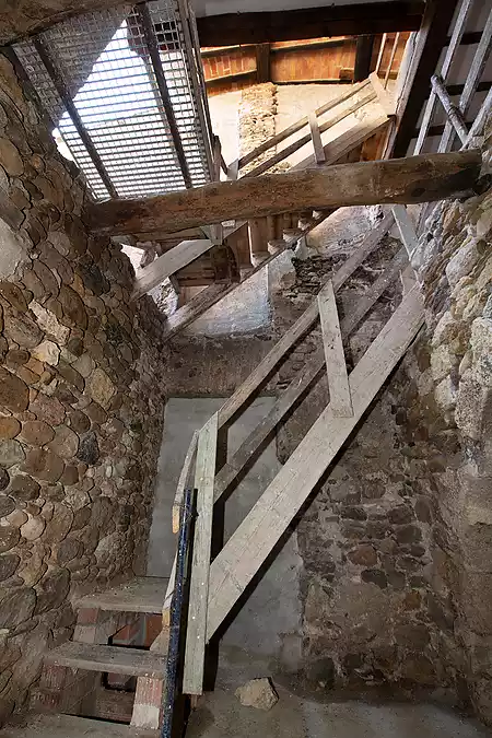 Casa de pueblo para restaurar, situada en Crespià - 13