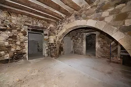 Casa de pueblo para restaurar, situada en Crespià - 3