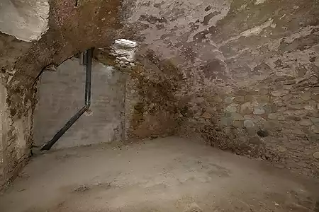 Casa de pueblo para restaurar, situada en Crespià - 4
