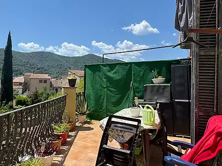 Piso en venda, situado en el pueblo de Beslaú. - 1