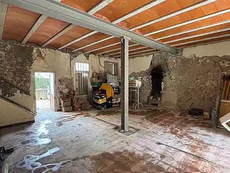 Casa de pueblo en venta, situada en Castellfollit de la Roca - 1