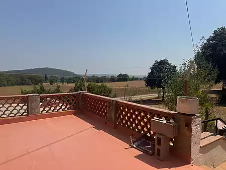 Charming country house set in a peaceful and natural environment, just five minutes from the village. - 2