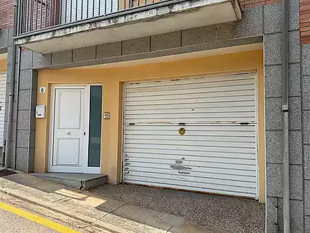 Fantastic Townhouse with Patio and Garage in Sant Jaume de Llierca - 1