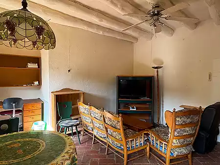 Large village house with a garden, located in the historic centre of Serinyà. - 7