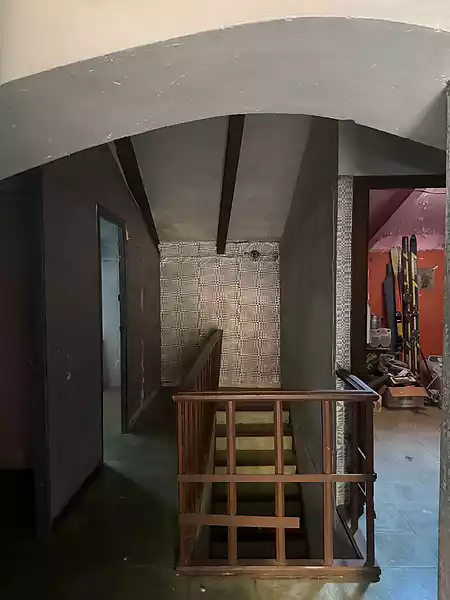 Pis duplex en venda per restaurar, situat al poble de Besalú. - 3