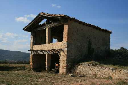 Masía semi-restaurada con annexos de piedra en la Garrotxa. - 4