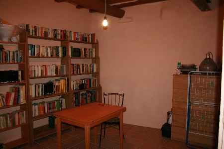 Autentica casa de poble,  situada al casc antic de Besalú. - 6