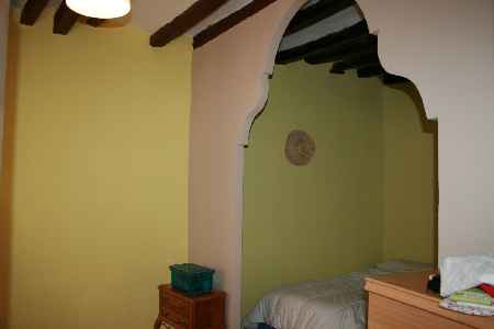 Autentica casa de poble,  situada al casc antic de Besalú. - 7