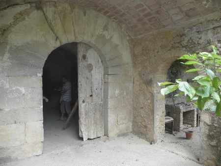 Autentica casa de poble situada al Pla de l'Estany. - 1