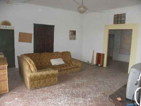 Authentic village house located in Pla de l'Estany. - 10