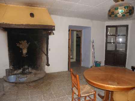 Authentic village house located in Pla de l'Estany. - 12