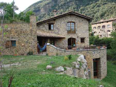 Fantàstica masia restaurada al Ripollès - 0