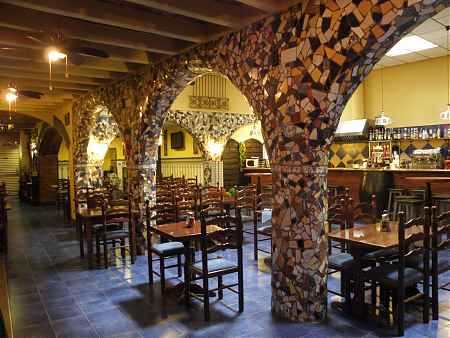 Es lloga Bar-Restaurant a Besalú - 1