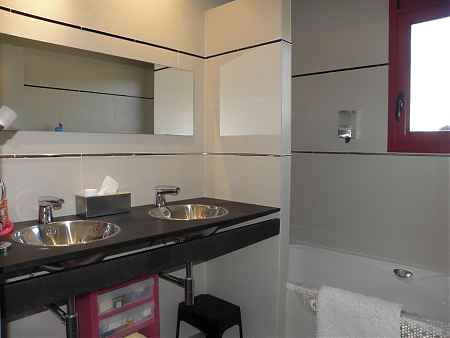 Fantastic single-story house with a 7,860 m² plot. - 25