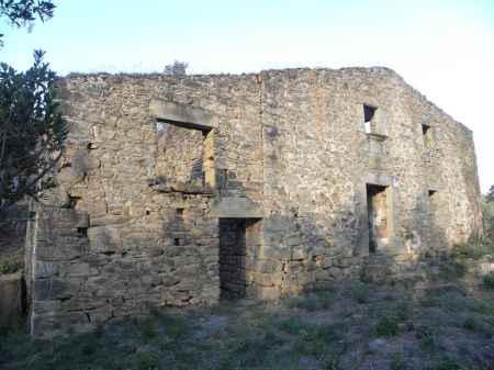 Ruina para restaurar, situada en la zona de Palol de Revardit. - 1