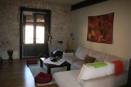 Apartment for sale located in the town of Besalú. - 0